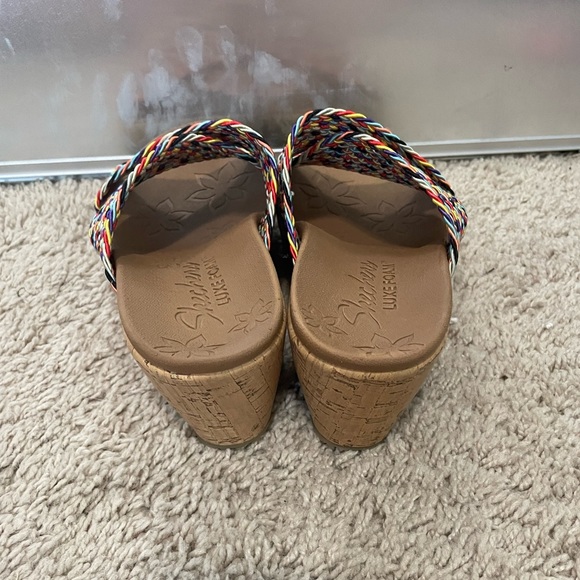 Rainbow laces, overlap, heels - Picture 2 of 6